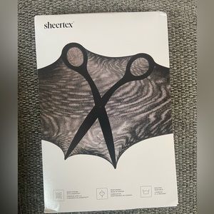 Shaping Sheer Rip Resist tights black large nwt